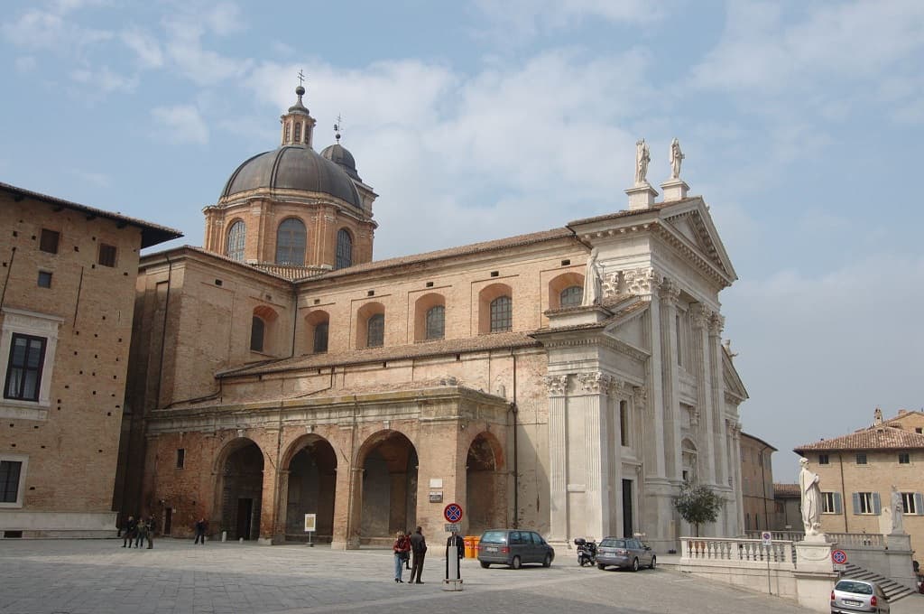 Urbino-duomo-主教座堂(照片來自wiki)