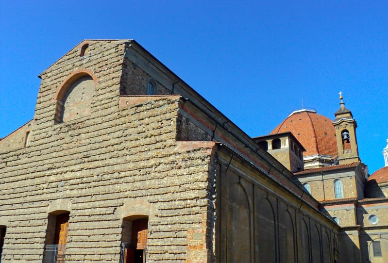 佛羅倫斯聖羅倫佐教堂，正面裝飾至今未完成