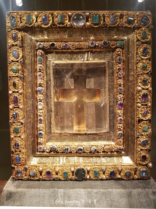 十字形聖物盒